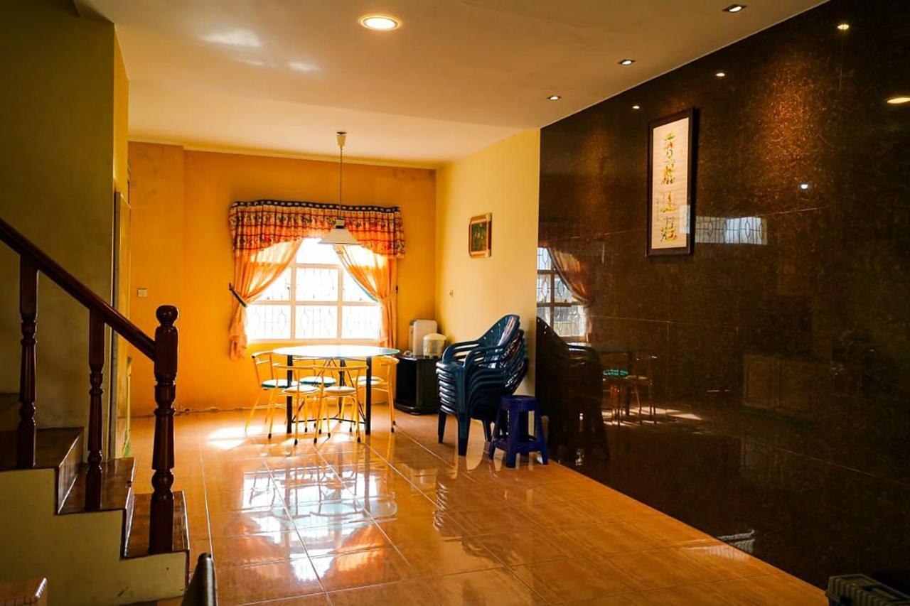 Villa Bukit Indah Brastagi / 베라스타기 외부 사진