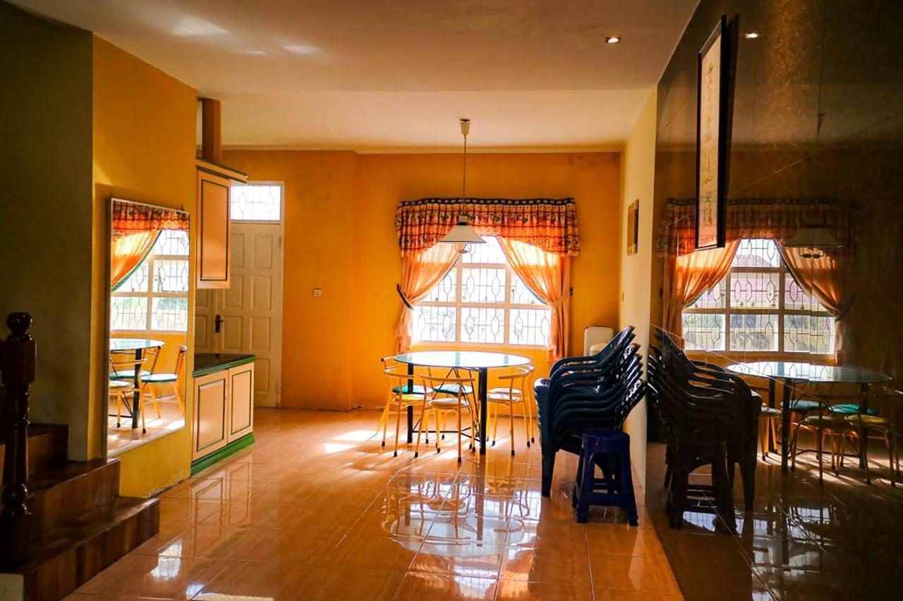Villa Bukit Indah Brastagi / 베라스타기 외부 사진